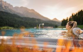 Loewe Dolomites